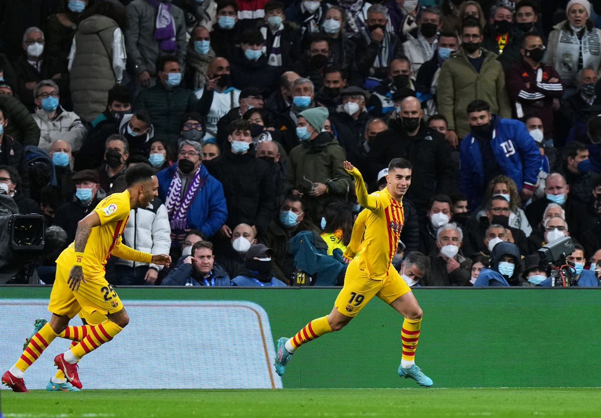 SiaranBolaLive's tweet photo. FT #ElClasico 
Real Madrid 0-4 Barcelona
(Auba 29', 51', Araujo 38', Ferran Torres 47')

Begini doang...
Biasanya juga Begitu... https://t.co/fdQYpylLh5