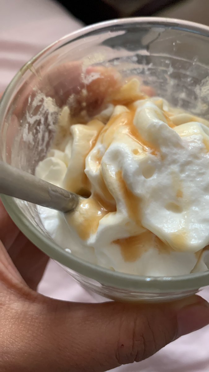 Belu23's tweet photo. Un poco de ingenio y tengo un frappuccino casero 🤭 #CoffeeTime #frappuccino https://t.co/dxvdUVGO7Z