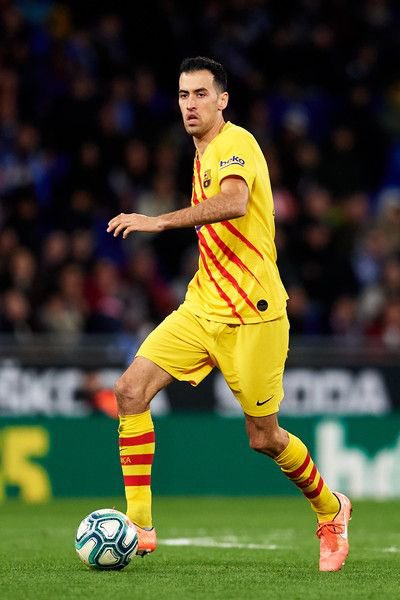 Busquets 

…los focos mediáticos se los llevarán Aubameyang, Ferran, Dembele…(gran partido de todos ellos)

…pero el que no sale en las PORTADAS…

…el que no sale en los RESUMENES..

…el que no está en ninguna lista de PREMIOS…

…sigue siendo el DOMINADOR de este JUEGO…