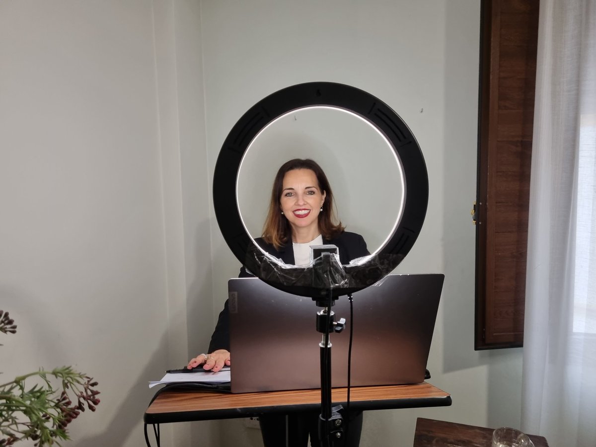 wigmorealvarez's tweet photo. Excellent experience conducting a semi-private workshop for @MDLZ @Highered_org Ambassadors on "Advanced LinkedIn Strategies for Personal Branding". Our way of giving back to the Ambassadors who are doing outstanding work!
#GetHighered #PersonalBranding #LinkedIn
@erik_spade https://t.co/vxVbnpTGYV