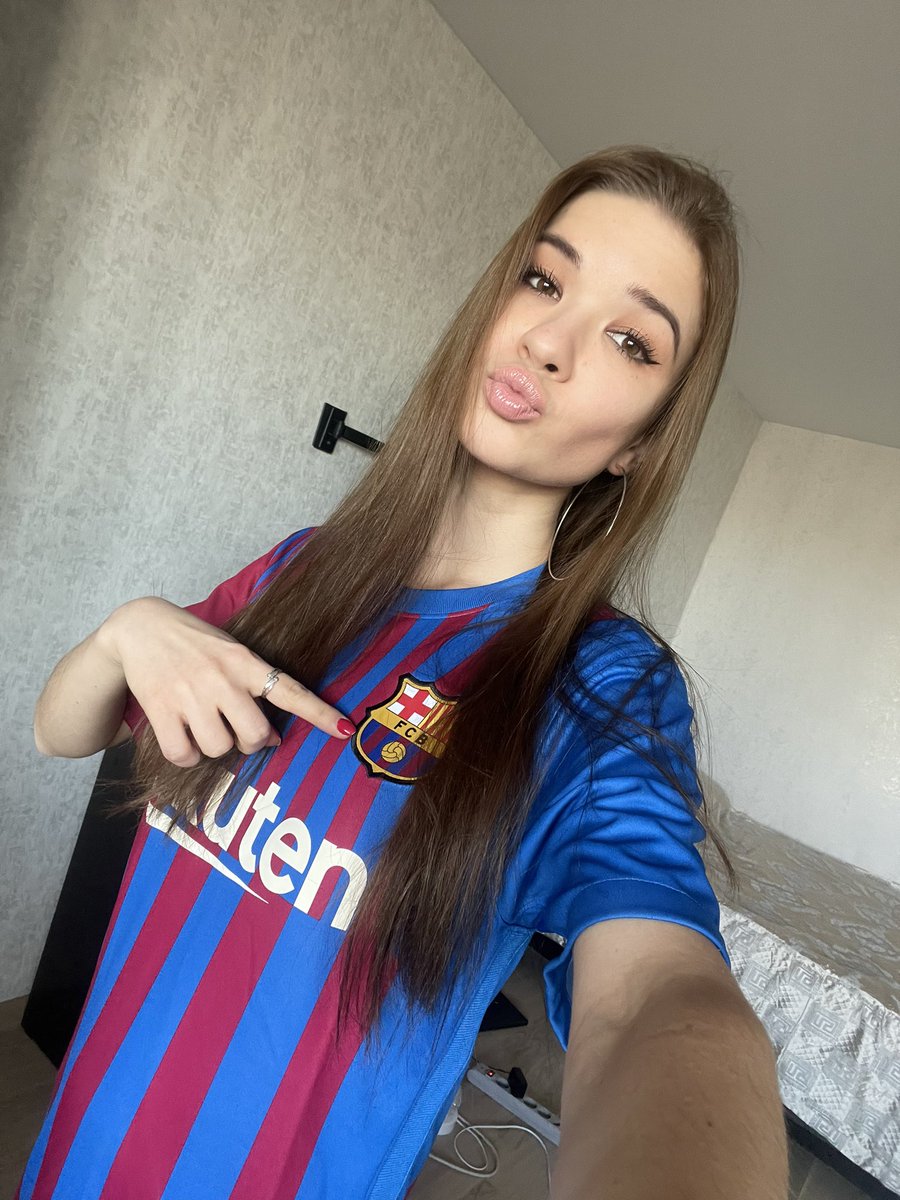 Думаю, такого разгрома не ожидал никто. Ты вернулась! Я так скучала и так тебя ждала! Каждый матч на пути к такой игре я не сомневалась, что ты снова будешь блистать🤩💙❤️

Ждала конечно пятого и маниту Пике, но, видимо, это слишком))