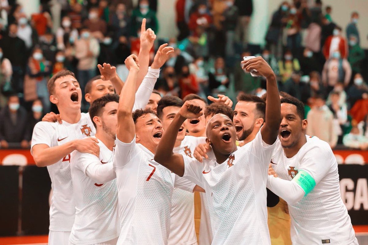 _Luciojunior_'s tweet photo. ESTAMOS NO EUROPEU 🇵🇹🌎
PORTUGAL É GRANDE!! 😭🙏🏾 https://t.co/o1bFHgdExm