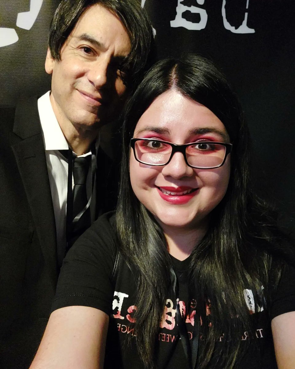 BiancaSalgado95's tweet photo. Yesterday @ #GhoulsDayOutLA I had a surreal #MeetAndGreet moment w/ the #DemolitionGroom from #LOTMS live cover album aka Jamisin Matthews! 🤩 
#MyChemicalRomance #MCRmy #Music #Emo #2000s #ElderEmo https://t.co/JSCxMDTUtm