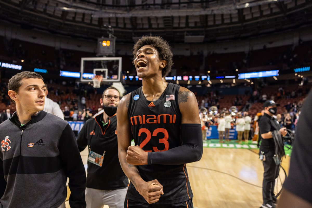 MiamiHurricanes's tweet photo. HOW BOUT THEM CANES!!!!!!!!!!

No. 10 @CanesHoops takes down No. 2 Auburn 79-61 to advance to the Sweet 16!!! https://t.co/d4mk4OlWCm