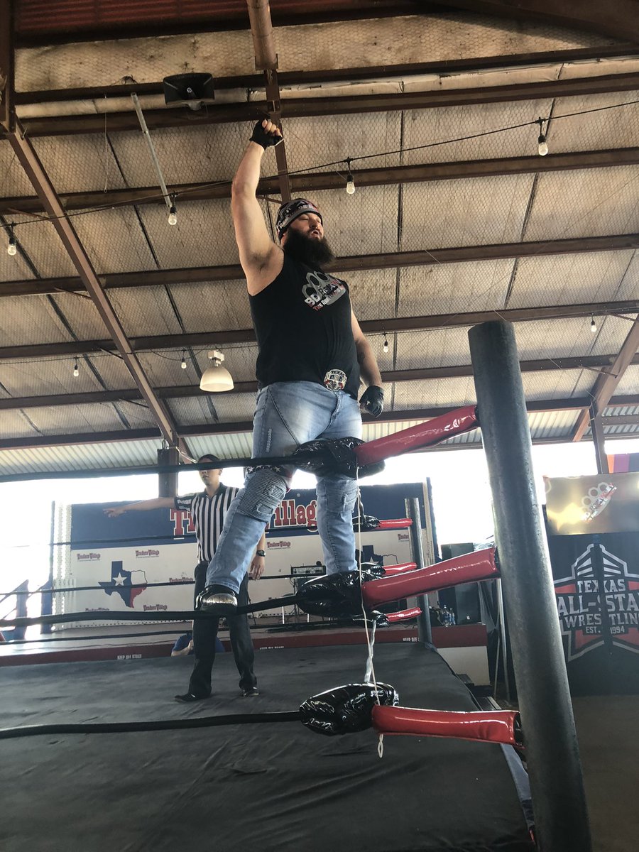 USportsTalk's tweet photo. One of today’s unsung heroes at @TASWwrestling was @BD_Brawley. This man went toe to toe with Edge Stone during the first show and had an incredible triple threat with @theBuzzard_TB and Edge Stone in the second show. He is an awesome bad guy and has some amazing power moves! https://t.co/VAsMbE5MzC