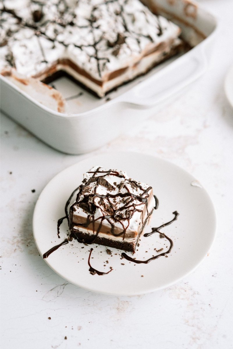 SixSistersStuff's tweet photo. Ooey gooey, rich, and chocolatey, this layered brownie pudding dessert hits the spot every time! The perfect easy brownie dessert.
https://t.co/TJyQw40a5X
#sixsistersstuff #chocolatepudding #puddingcake #bestdessert https://t.co/CGVIS5qNke