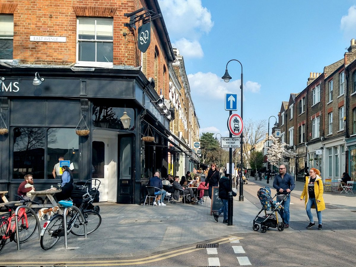 When this scheme in Orford Road #WFMiniHolland 1st opened, folks marched a coffin here predicting death of trade on this street. Several businesses here said losing parking out front would end them. That was 8 years ago. This was a mild March Sunday. Change is hard but worth it.