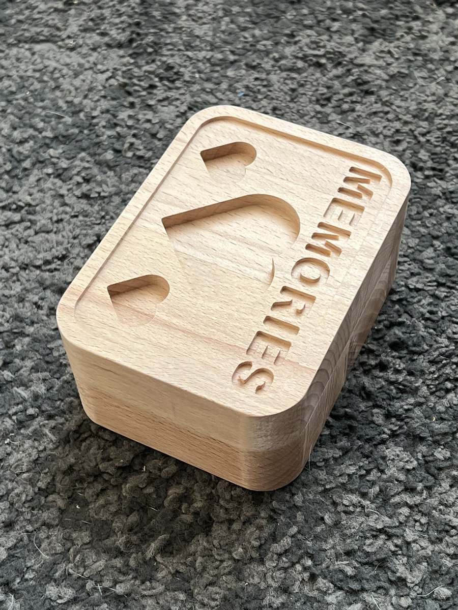 yourcraftstuff's tweet image. Memory boxes with cutouts ready for resin and top coat #artsandcrafts #keepsake #keepsakegifts #resincraft top can be customised , left un oil’d yourcraftstuff.co.uk