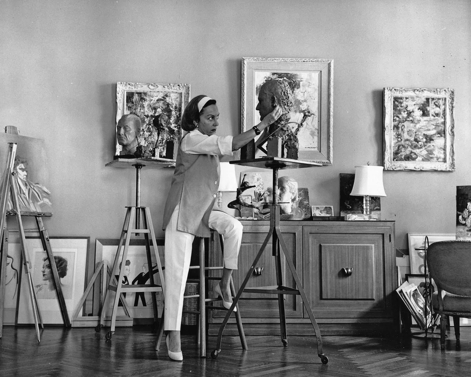13. Gloria Swanson was a prolific painter and sculptor. 