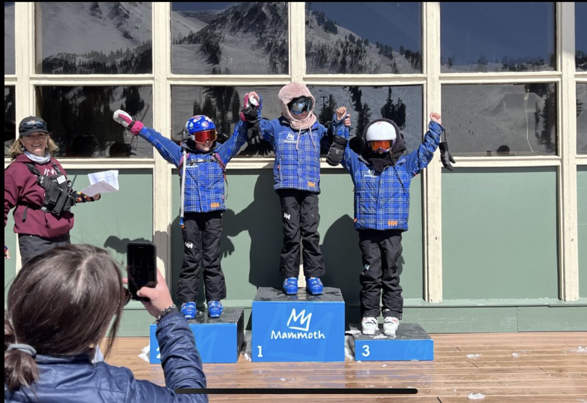 piperbloom's tweet photo. So, today I did a thing 🥇 

Thank you @MammothMountain #ChargerSkiTeam coaches! https://t.co/p5qEdgqZZH