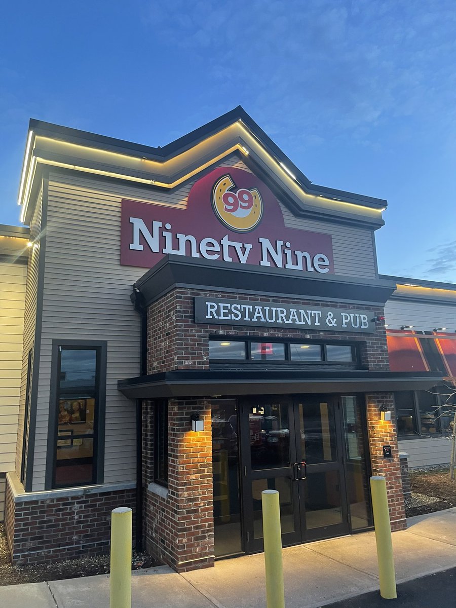 danabeers's tweet photo. Some call it heaven. I call it the 99 restaurant in Hingham, Massachusetts https://t.co/bf111IGh6F