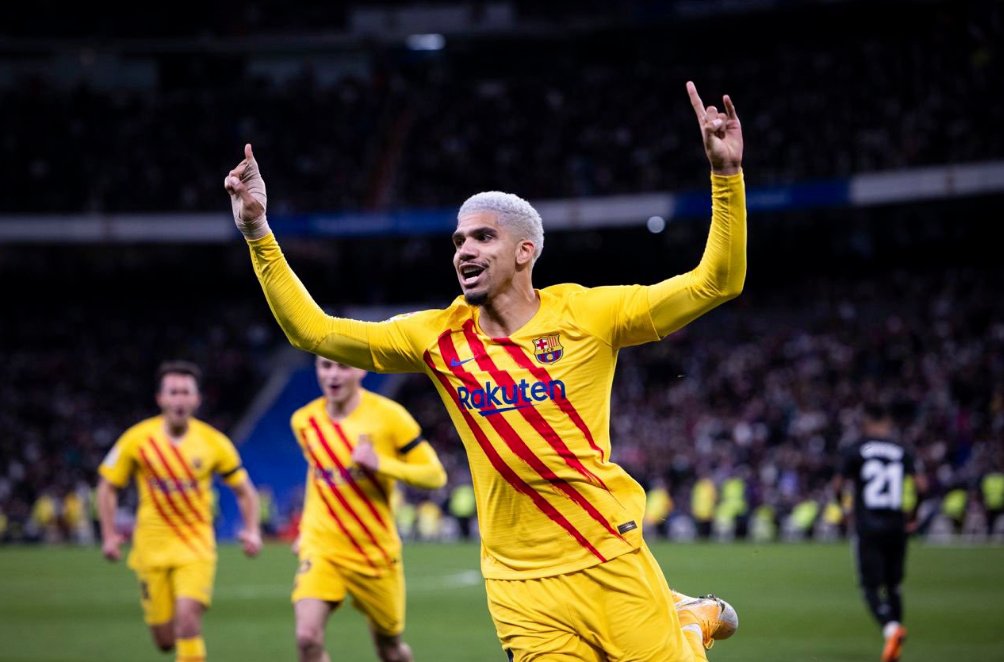 BarcaUniversal's tweet photo. Araujo: "Right back, center back... I will play wherever the mister wants me to." https://t.co/39AJTw1hqx