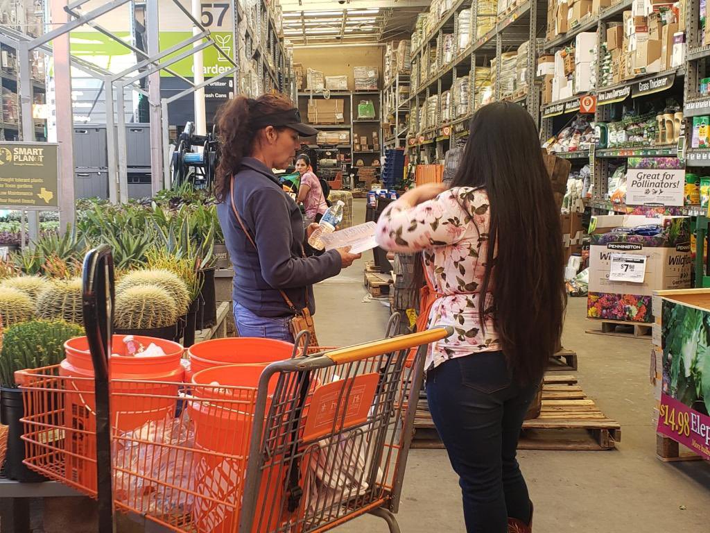 fig56's tweet photo. Kayla knocking out of the park again today! Driving water treatment leads today by handing out some water, test kits and having fun with customers! Great Job Kayla! https://t.co/jwTFjSinam