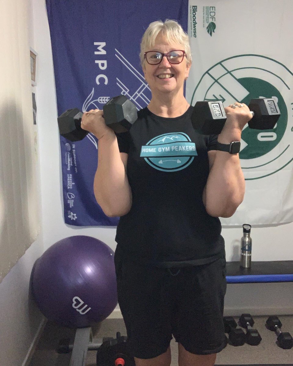 lesley210756's tweet photo. Never miss a Monday! The last Cycle of Month 2 started today with Session 1 completed ✅ Boofy again telling me to hurry up and take him for a walk. #MPC2022 #aussiepeakers #dogsofmpc @SamHeughan @MyPeakChallenge @CoachValbo https://t.co/zKFn9p7iHc
