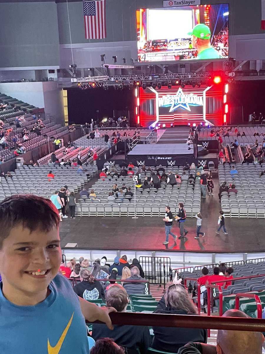 Ready for #WWEMoline @bodhihaywardWWE