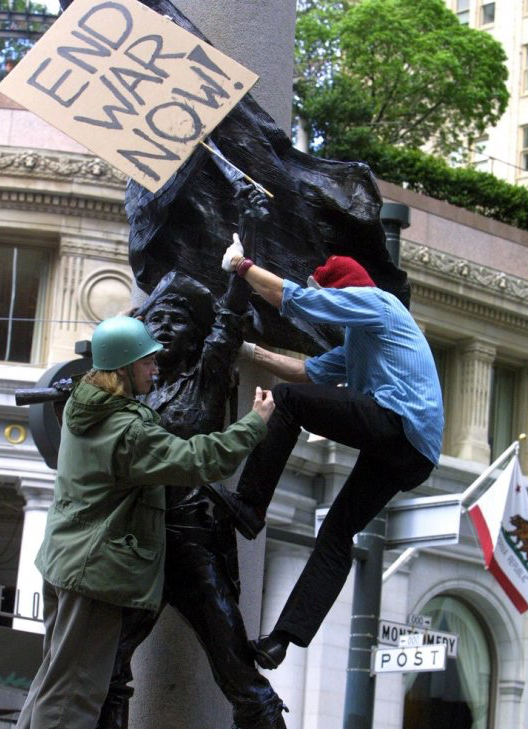 leftinthebay's tweet photo. 19 years ago, Mar 20 2003, tens of thousands of people took to the streets of San Francisco to protest America's invasion of Iraq, which had begun that day. Police made around 1500 arrests as demonstrators disrupted traffic across the city in dozens of coordinated actions https://t.co/YtrKVVekdd
