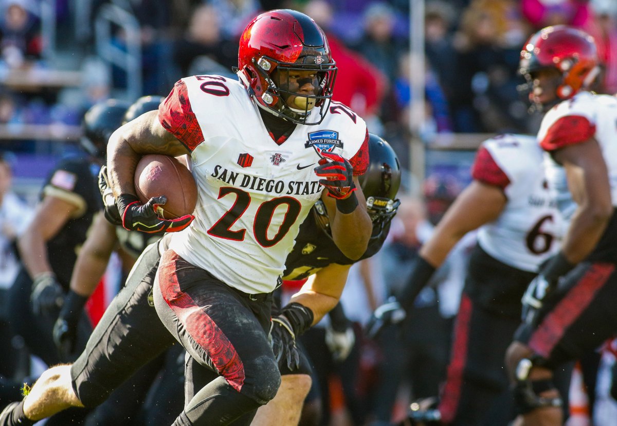 AztecFB's tweet image. The 2010s: The Decade of the Running Back
@MrHillman2U (2010-11), Adam Muema (2011-13), @Pumphrey6K (2013-16) &amp;amp; @pennyhendrixx (2014-17).

#AztecFootball100 | #AztecsForLife