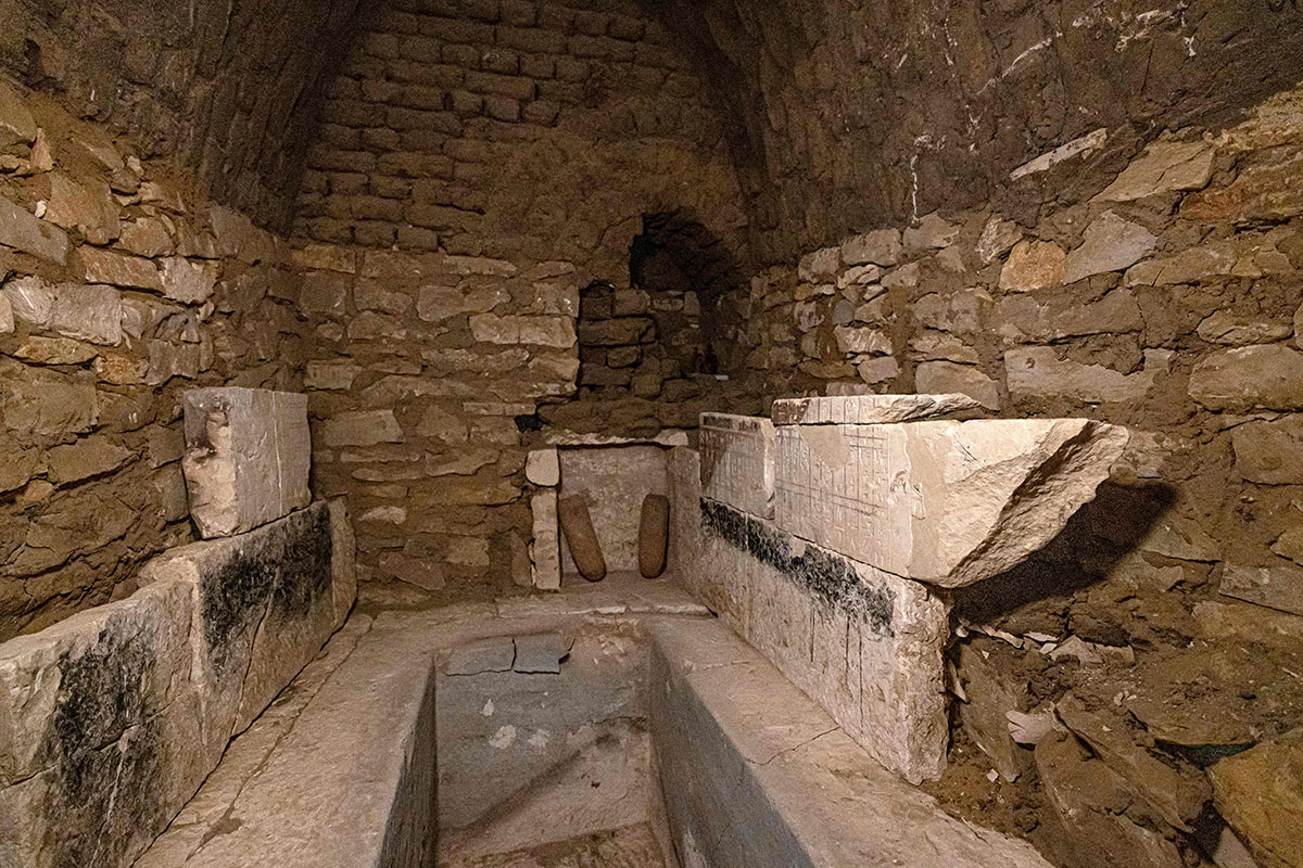 Bennu's tweet photo. PHOTO GALLERY: A tour inside one of the discovered Pharaonic tombs in Saqqara: https://t.co/vrlP7LOPoH https://t.co/6vNvaU8pJA
