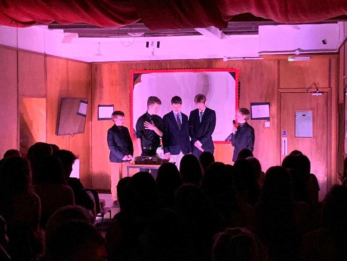 RoundSquareHse's tweet image. Some snaps from this evening’s performances! A great night had by all! Lots of great performances from the RS students along with an amazing atmosphere from our distinguished guests.
