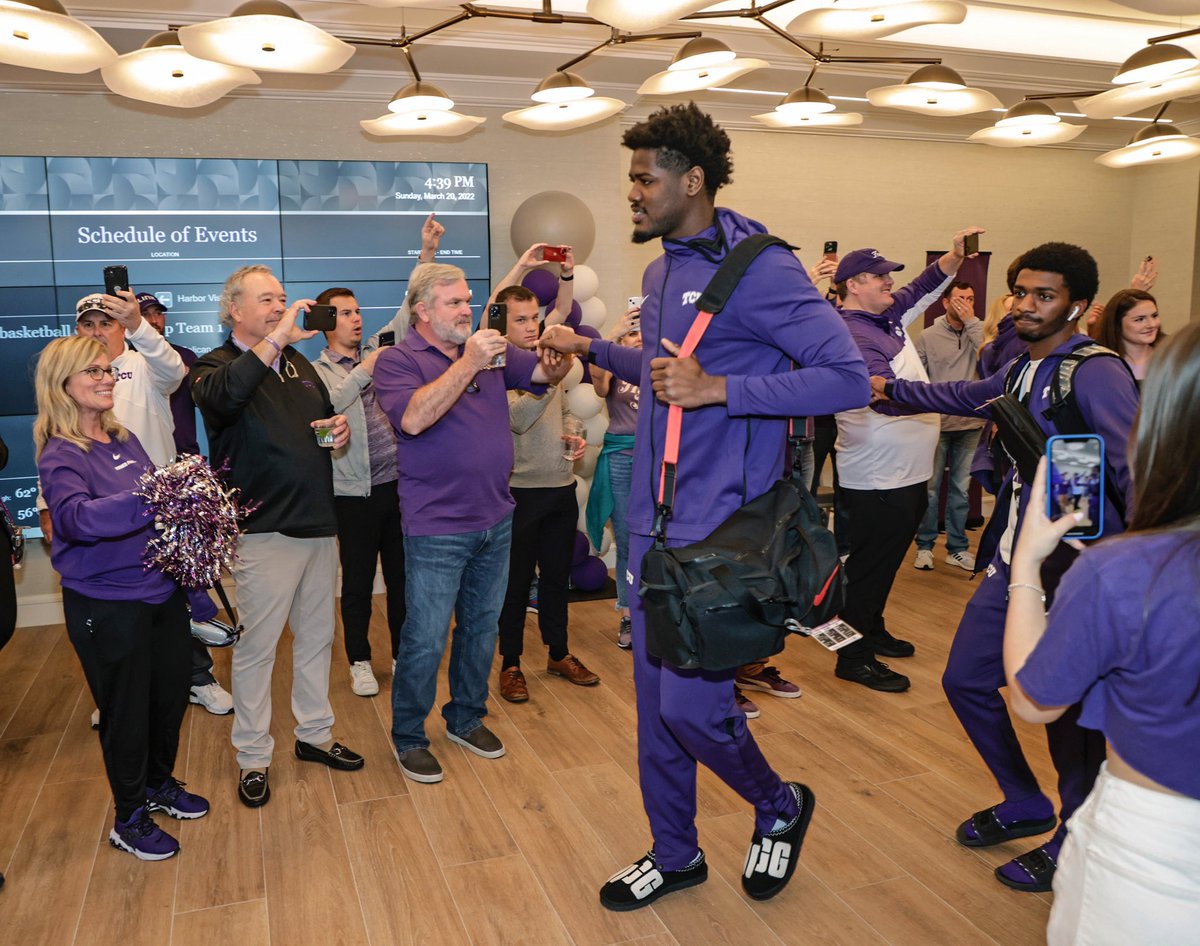 TCUBasketball's tweet photo. On the move 😈

#GoFrogs | #MarchMadness https://t.co/cyGnp1vh67