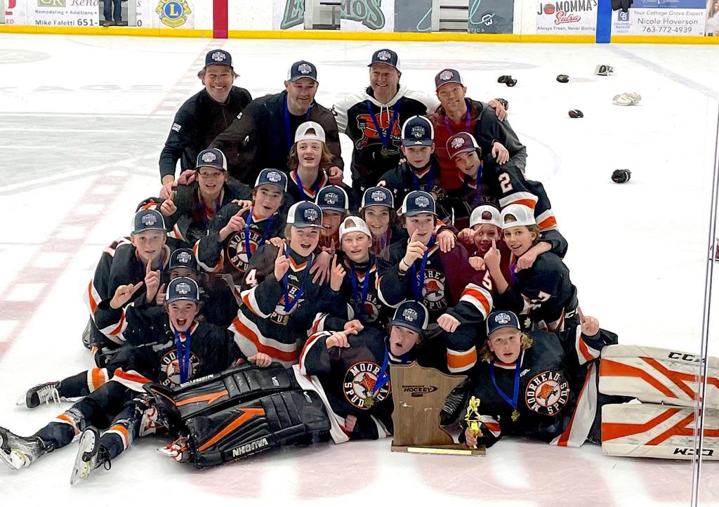 MinnHockey's tweet image. Congratulations to the 2022 Minnesota Hockey State Champions!
JGA: Edina
JGB: Moorhead
JG16: Prior Lake
19U: Minnetonka
15A: Edina
15B: Eden Prairie
BAA: Moorhead
BA: East Grand Forks
BB: Prior Lake
12A: Edina
12B: Luverne
PWAA: Moorhead
PWA: East Grand Forks
PWB: Edina Green
