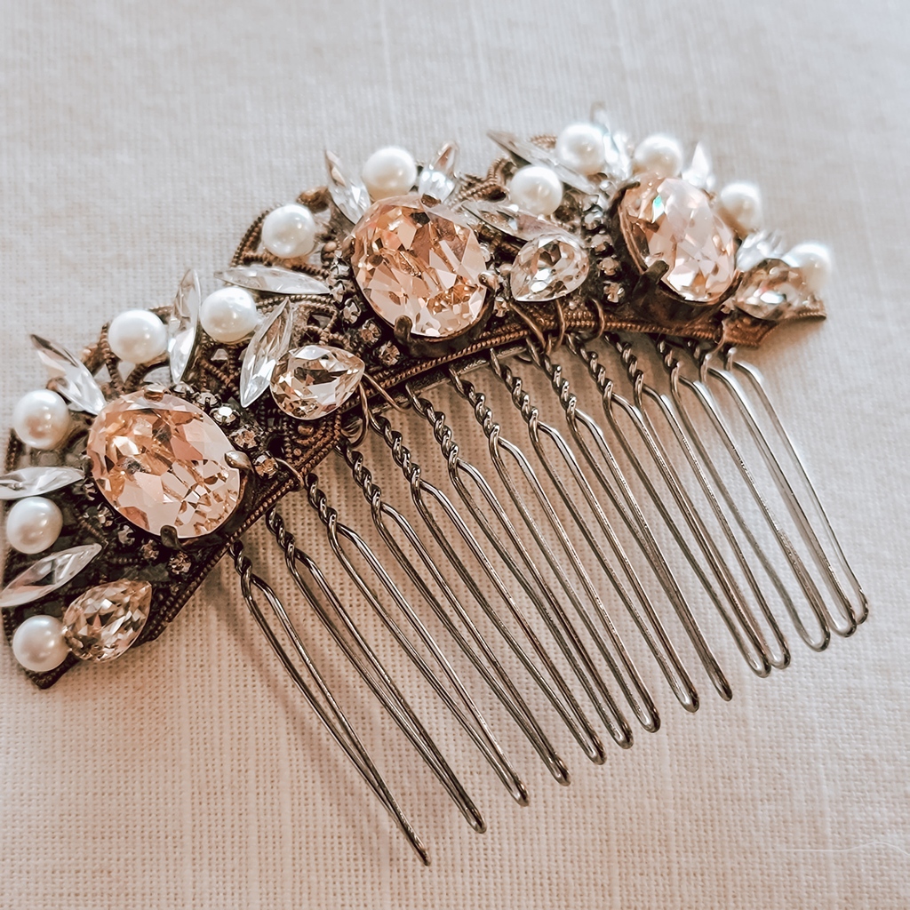 strutbridal's tweet photo. How beautiful are these Bridal Hair pin designs?! π
The right bridal accessory can enhance your entire bridal look. #bridalhairpiece #weddingheadpiece #perfectlystyled #bridalcrown #bejewledcrown #azbride #azbrides #arizonabride #hairpins #bridalcrown #brideshop https://t.co/l3iKIt5LsJ