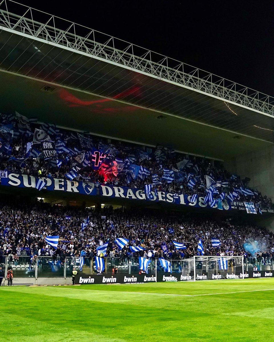 somosportocrl's tweet photo. Em qualquer lado, em qualquer estádio... 💙 https://t.co/QD1rAKpPBa