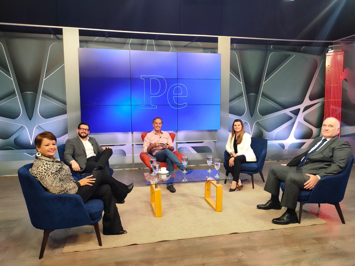 ABCTVpy's tweet photo. 🟠Hoy en #EnDetalles con @enriquevp nos acompañan postulantes al cargo de ministro de la TSJE:

🔸Abg. César Emilio Rossel
🔸Abg. Elsa Idoyaga de Aguilera
🔸Abg. Pedro Ricardo Arias
🔸Abg. Nuria Isnardi.

📺#ABCTVPy 

🔴Facebook Live: https://t.co/n8HaUPWrG0 https://t.co/E12TaAH6h0