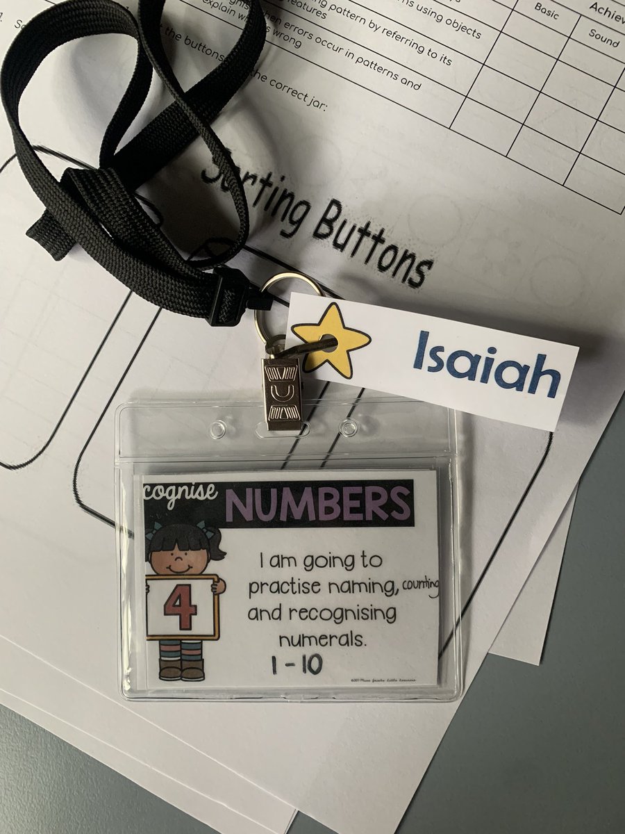 EldahrMiss's tweet photo. I love this idea for personalised learning goals! Each student wears a lanyard during literacy and numeracy lessons. It’s great for teachers to keep up with where students need to be. I can’t wait to use this. #acuedu_p https://t.co/sHt3KSPi1X
