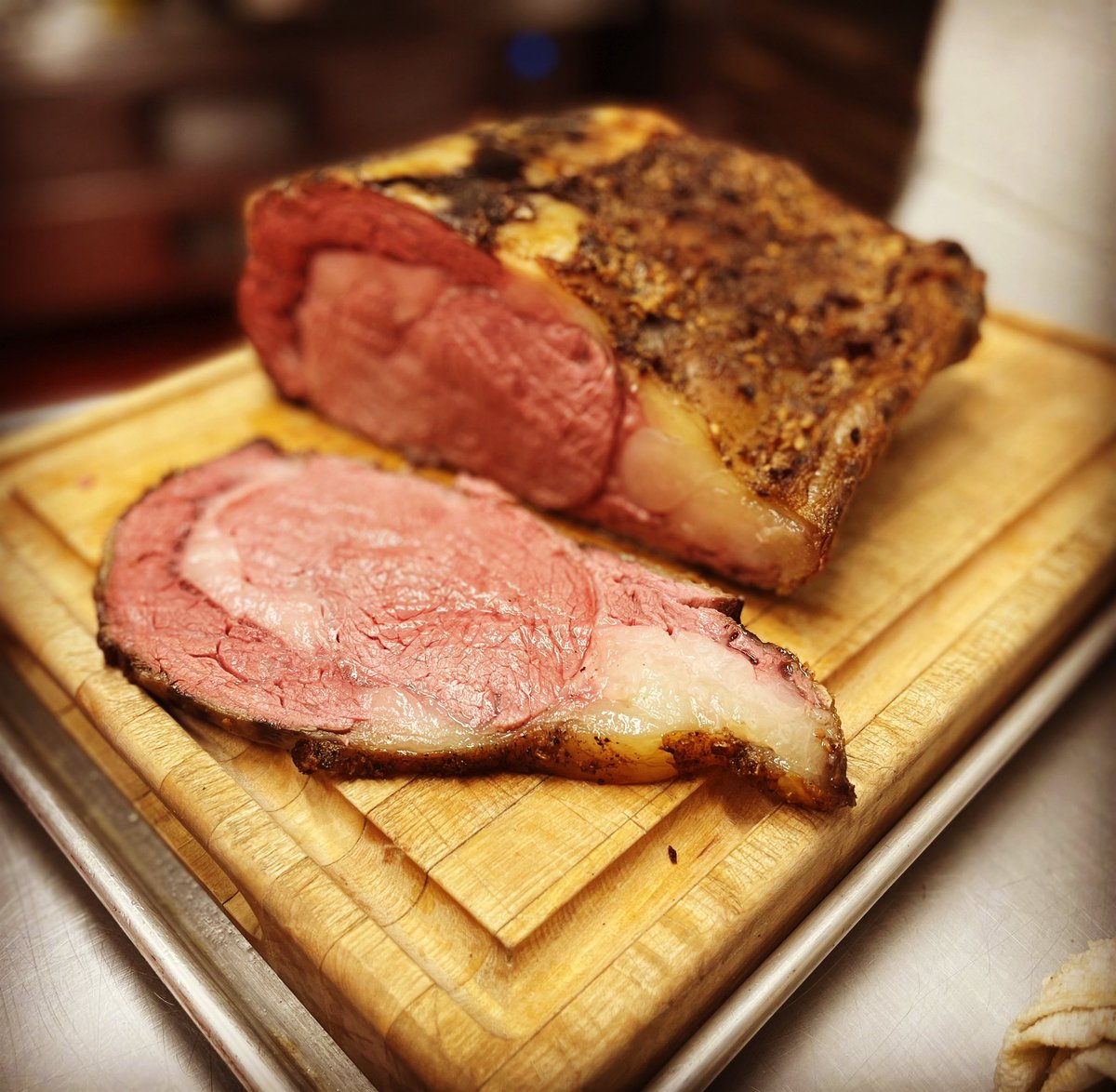 theirvpub's tweet photo. Our prime rib turned out pretty solid tonight. #theirv #toronto #Newmarket https://t.co/z53AmKsepR