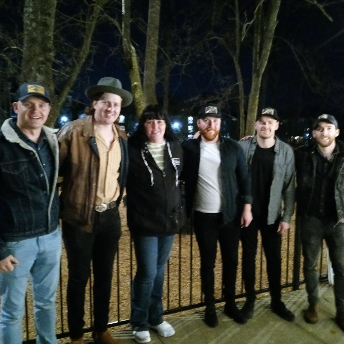 MoonChild8519's tweet photo. It was so good to see Gavin, Jamie, and Daithi again, I've definitely missed them, and to meet Calum and Danny. https://t.co/cBy9C9FNE0