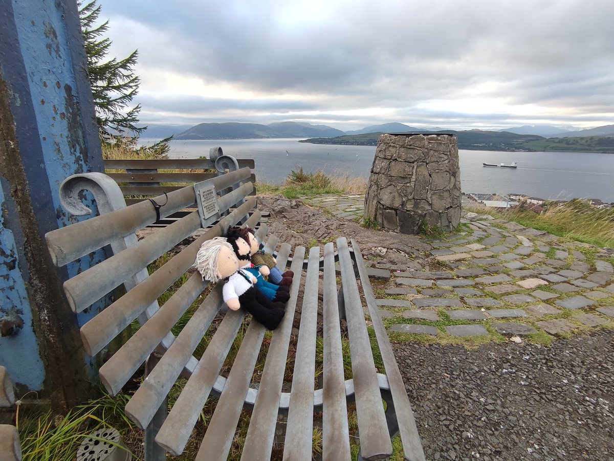 floodqueenGB's tweet image. I took their knitted versions there on my first visit back in August.... And then came back early from Arran to enjoy it again in the sun!