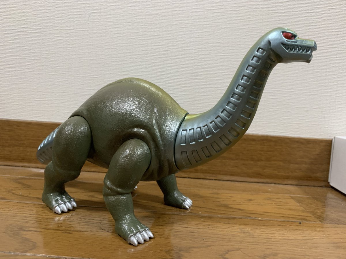 一峰大二先生のウルトラマンに登場したサイボーグ恐竜。この首と尻尾に