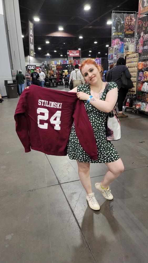 AlwaysAvengers's tweet photo. Went to Fandemic Dead con this weekend and cospayed Lydia Martin @hollandroden's character from @MTVteenwolf. @dylanobrien I even had my Stilinski sweatshirt with me. https://t.co/9pLEWhhk7T
