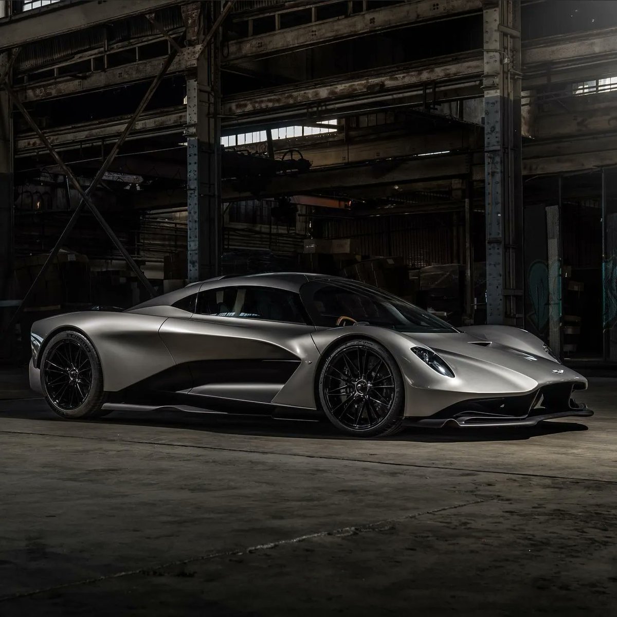 prestigier's tweet photo. The Aston Martin Valhalla  

#astonmartin #astonmartinvahalla #vahalla #prestigier 

© grubbsphotography https://t.co/sjW6OpK66a
