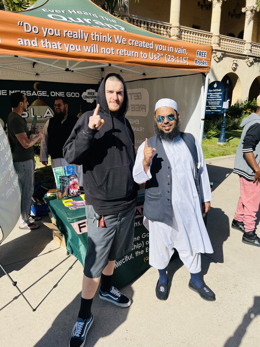 Students of Shaykh Uthman Page tweet media