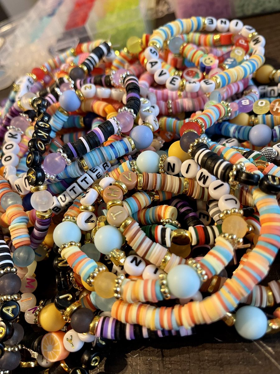 kayozu808's tweet photo. ✨✨ G I V E A W A Y ✨✨

Rules:
Like this post and follow me
Comment your favorite BTS song. 

3 winners will be chosen on Wed 3/23. Each winner will get TWO bracelets of their choice. You may choose from the ones I have or have a custom one made. https://t.co/ouimOkaMlH