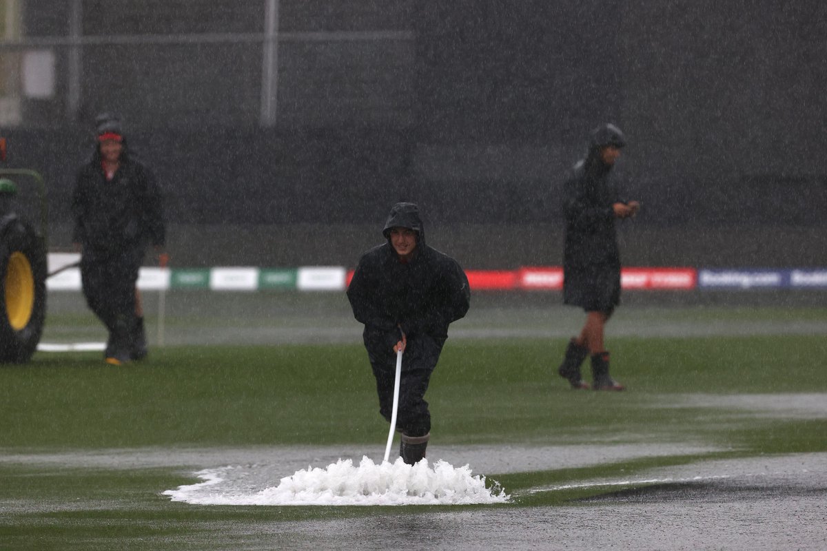 The Hamilton weather did not read the #CWC22 script today!

We'll keep you updated on all the #WIvPAK news as soon as possible 🌧