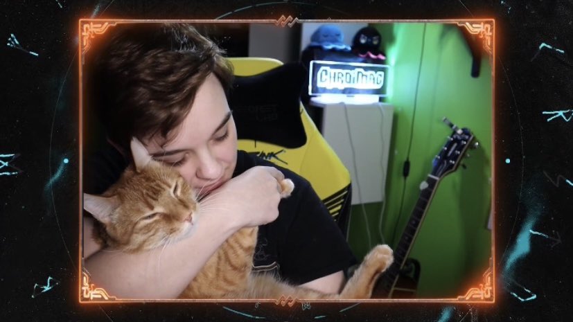 ShayMacasaur's tweet photo. When the sweet orange nugget graces the stream with his presence https://t.co/9leIy9P4nI