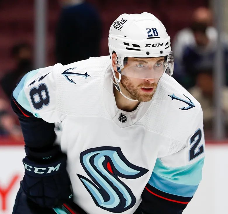 AzorcanGlobal's tweet photo. Sounds like the most likely move for the #Oilers is Carson Soucy from the #Kraken
The 6’5” 211 lb LD from Viking, Alberta is a former member of @TheAJHL @sgsaints 

https://t.co/slD176nIhk https://t.co/KIIja3u8af