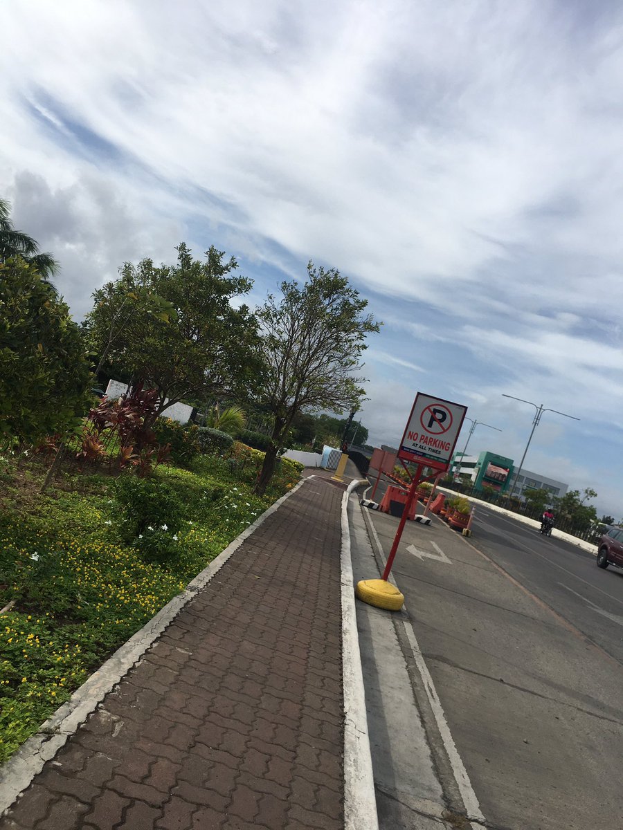 kobeBOI27's tweet photo. Diri nmn ta ma baligya city… #alrerph #alteriloilo #alterilonggo https://t.co/NZBhzYlUeh