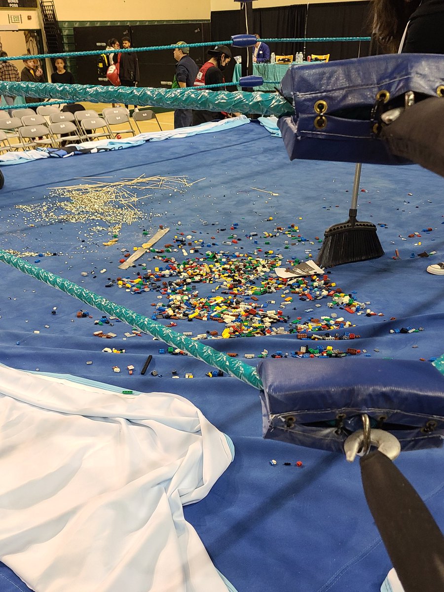 mtbooble's tweet photo. Aftermath of the hardcpre Triple Threat. #LiveAndLetDive @powprowrestling https://t.co/gQ81FqE9SD