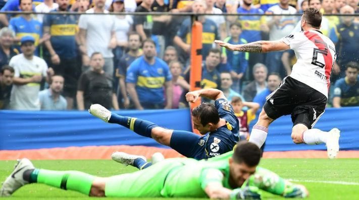 termoderiver's tweet photo. Menos mal que Rossi no atajó en esa final. No había manera de ganarles sino. https://t.co/jLHqSLaUbg