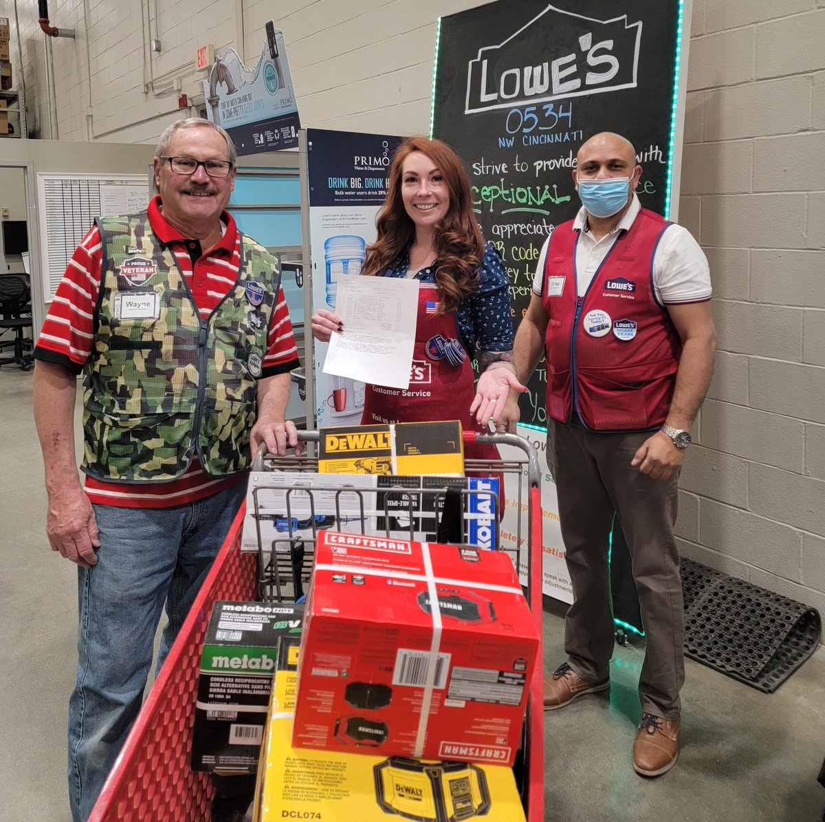 GraceAtLowes's tweet photo. $2200+ RWD made possible today through excellent communication and customer service throughout the whole store!!
💰💸#NotInOurHouse #Lowes https://t.co/VadEoCKxhR
