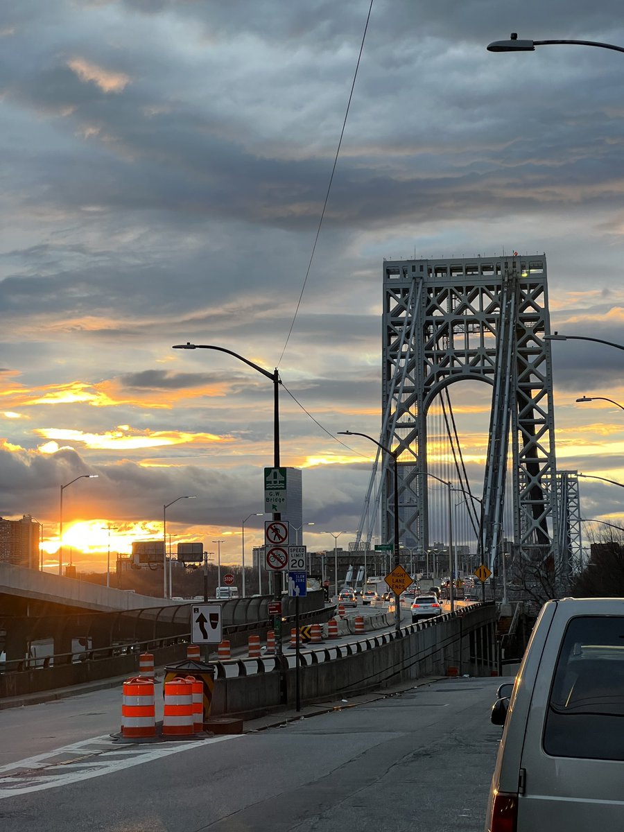 And just like that, we bid goodbye to another day. Reminding ourselves that tomorrow isn’t promised, but it doesn’t mean we cannot hope for it. #GoodByeWeekend #GeorgeWashingtonBridge #NewYorkBridges #puente