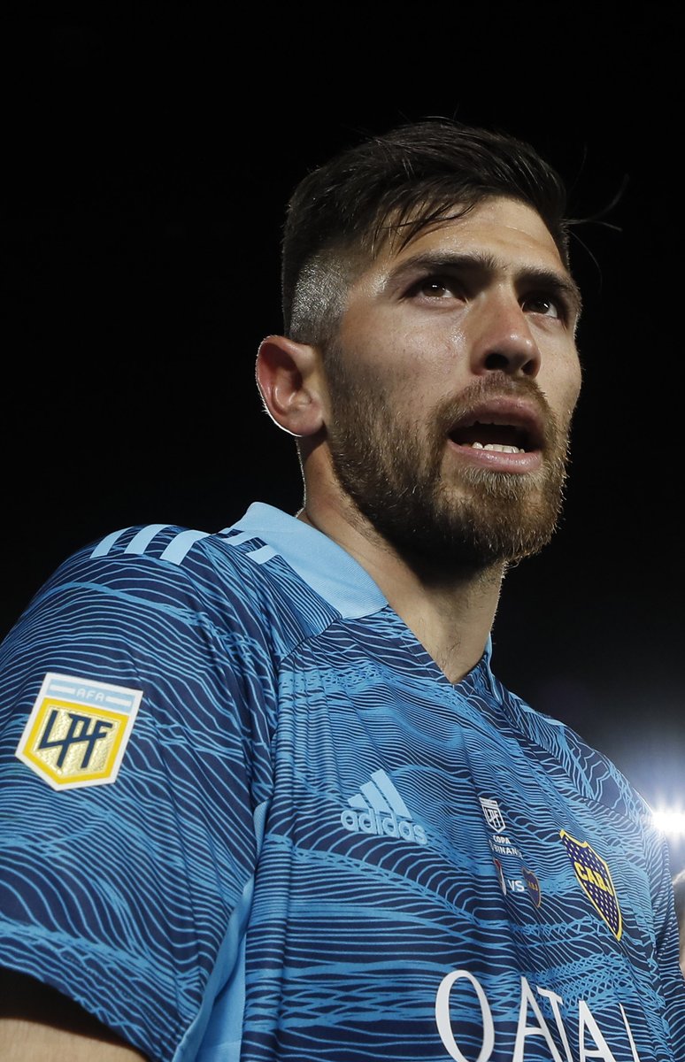 ¡QUÉ HOMBRE!

🧤🔥