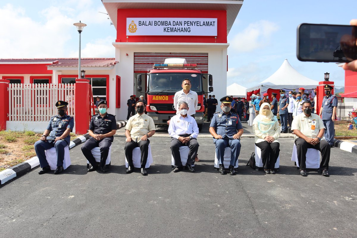 IrMohdSuhaili's tweet photo. Misi penyerahan 250 bil. pojek 2022 dibawah @JKRMalaysia Manakala @JKRKelantan mensasarkan 22 bil. projek untuk diserahkan. Penyerahan 2 bil. projek disaksikan oleh YB DS @Mustapa_Mohamed dan salah satu berjaya diserah pada tarikh CPC 
@JKRMalaysia 
@JKRKelantan 
3/22 hingga kini https://t.co/GIRs00doUy