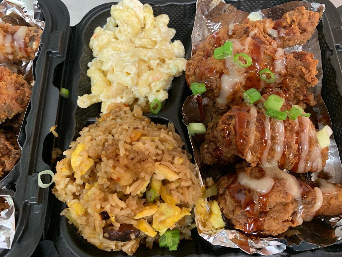 kiso_kitchen's tweet photo. Hey everyone! This Sunday March 27 we will be having our fineapple plates. This plate includes our kiso wings, Hawaiian mac salad, and fly rice (pineapple fried rice with peppers bacon and chicken)! Dm us to place your orders for your Sunday meal! 🔥 https://t.co/1RrYLBQ9gg