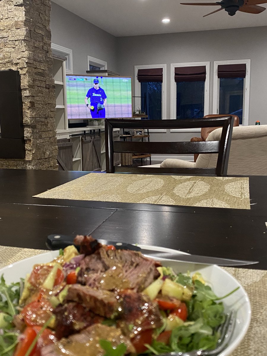 Enjoying a nice Sunday steak and watching <a href="/USTSoftball/">Follow @TommieSoftball</a> TAKE DOWN #23 UNIVERSITY OF SOUTH FLORIDA!!! O-M-G! 

Let’s gooooo <a href="/raymond2021/">KK_Raymond2021</a> &amp; <a href="/cassidycarby/">cass</a>! <a href="/SilverHawkSball/">Silver Hawks</a> alums played great! 

Amazing pitching by <a href="/WI_LightningSB/">WI Lightning SB</a> pitcher, <a href="/Stinact21/">Christina Crawford</a>! Great game ladies!!!!🥎💚