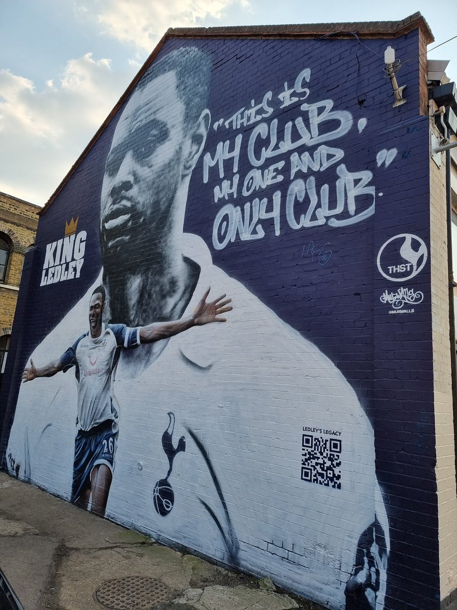 AlanRajah01's tweet photo. Tribute to the legendary Ledley King! #COYS https://t.co/DgIVHqdWTZ
